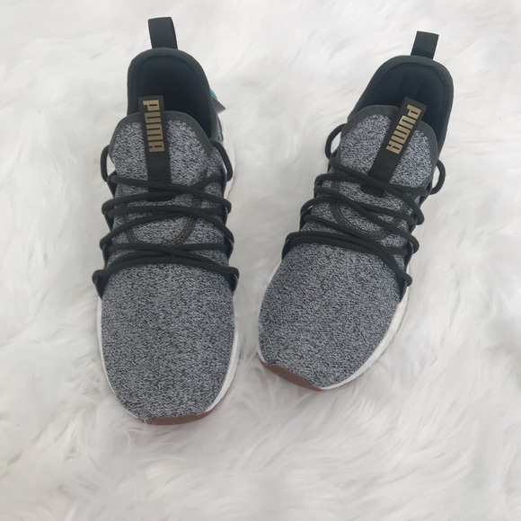 🌸 women’s Puma shoes 🌸 - Picture 3 of 5